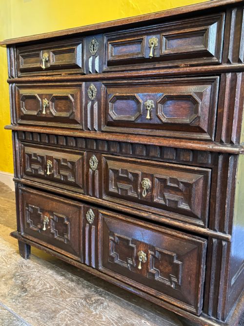 CHARLES II OAK TWOPART CHEST OF DRAWERS WITH GEOMETRIC MOULDINGS - ADDITIONAL PHOTO 9