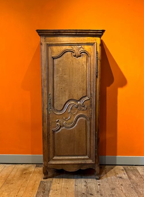 19TH CENTURY FRENCH OAK SINGLE DOOR ARMOIRE BONNETIERE IN LOUIS XV TASTE - ADDITIONAL PHOTO 7