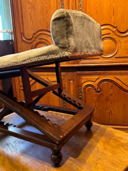 ANTIQUE VICTORIAN STAINEDBEECH METAMORPHIC GOUT STOOL - ADDITIONAL PHOTO 5