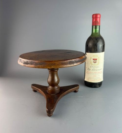 A VICTORIAN TREEN CANDLESTAND IN THE FORM OF A TIPTOP TRIPOD TABLE - ADDITIONAL PHOTO 1