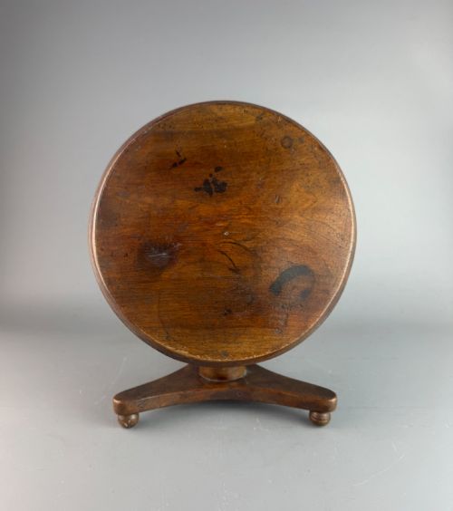 A VICTORIAN TREEN CANDLESTAND IN THE FORM OF A TIPTOP TRIPOD TABLE - ADDITIONAL PHOTO 2