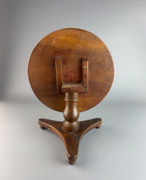 A VICTORIAN TREEN CANDLESTAND IN THE FORM OF A TIPTOP TRIPOD TABLE - ADDITIONAL PHOTO 3