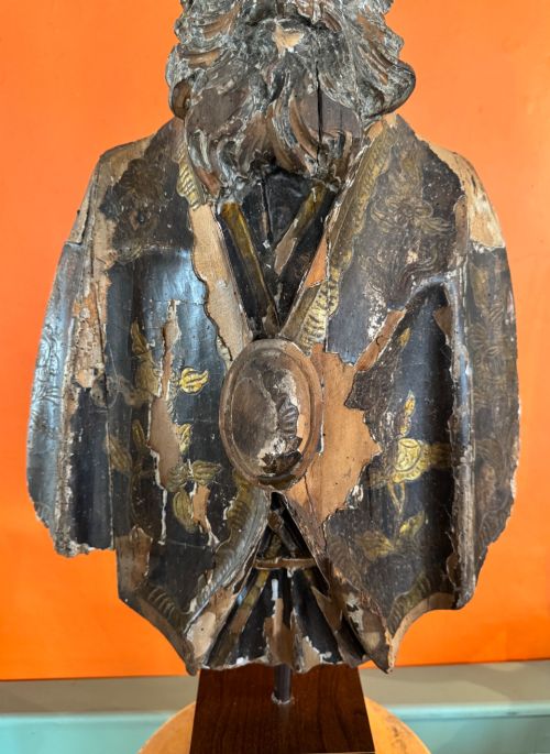 ITALIAN 18TH CENTURY CARVED GILTWOOD ECCLESIASTICAL BUST OF A BISHOP - ADDITIONAL PHOTO 6