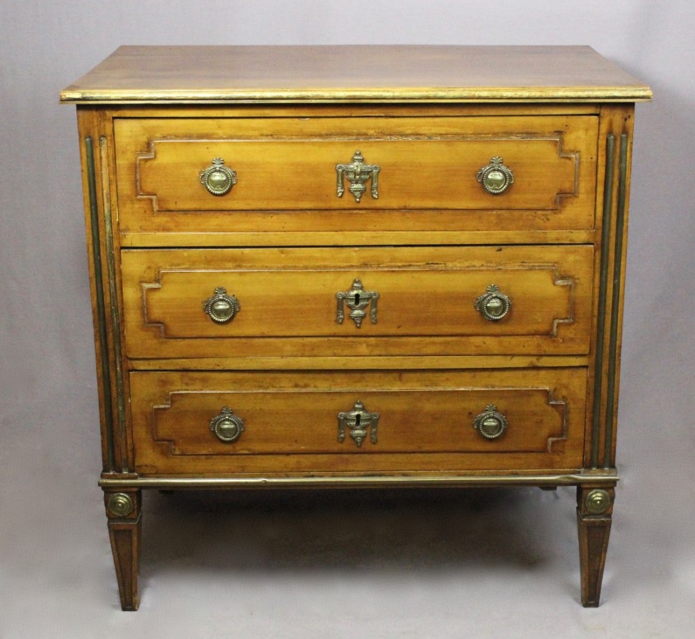 Italian Neo-Classical Walnut Chest of Drawers circa 1800