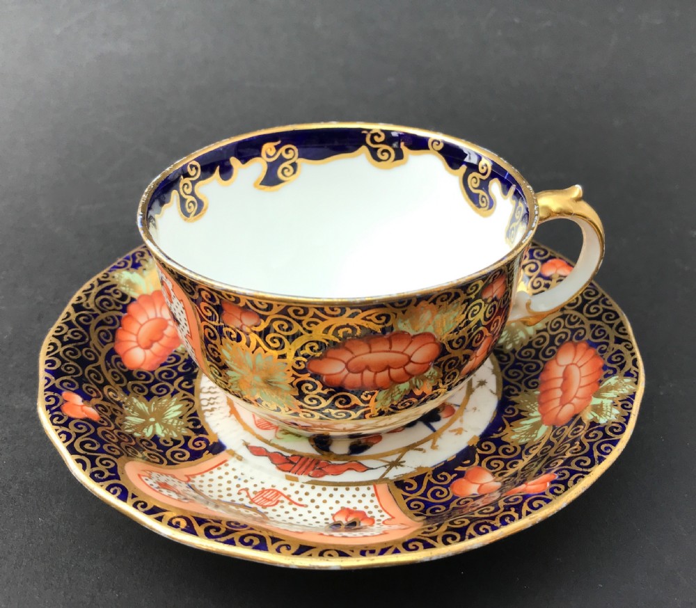 Pair of Royal Crown Derby Old Imari Pattern Porcelain Cups & Saucers 1907 View III