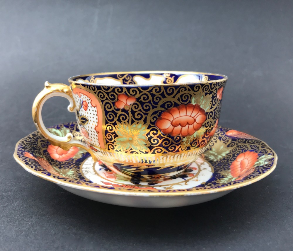 Pair of Royal Crown Derby Old Imari Pattern Porcelain Cups & Saucers 1907 View IV