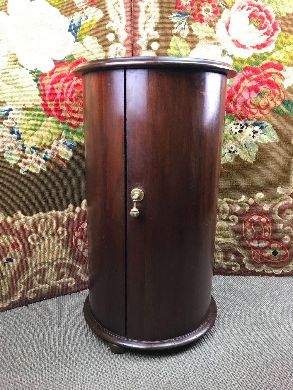 Victorian Mahogany Cylindrical Pot / Bedside Cupboard View IV