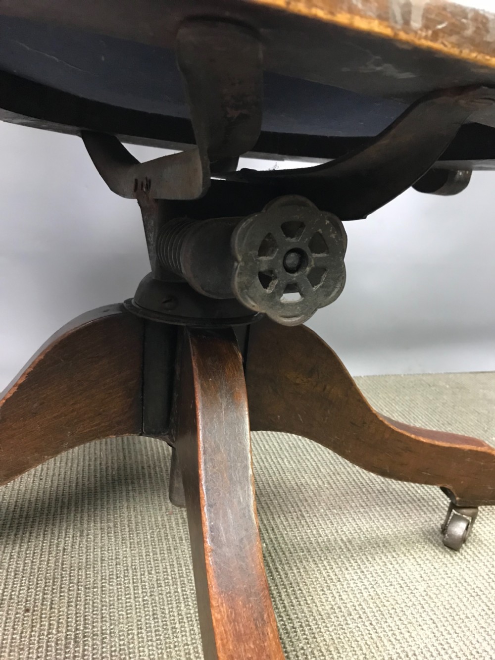 Edwardian Oak Swivel Office Chair circa 1920 View V