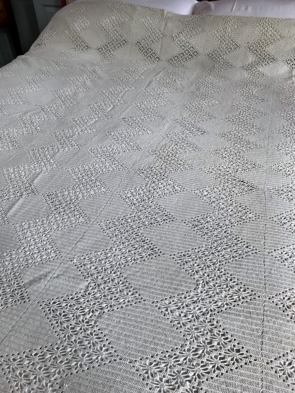 Vintage French Hand Crochet White-Work Bed Cover / Beadspread / Throw View II