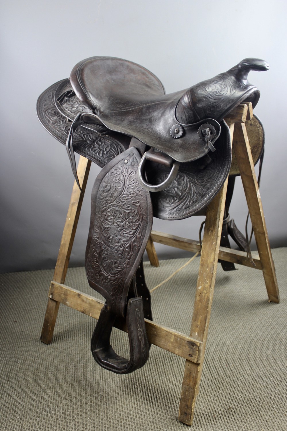 Vintage American Western Tooled Leather Trail Saddle