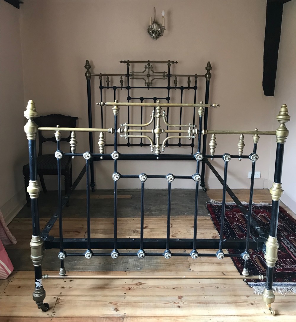 Good Quality Victorian Brass & Cast Iron Double Bed View VIII