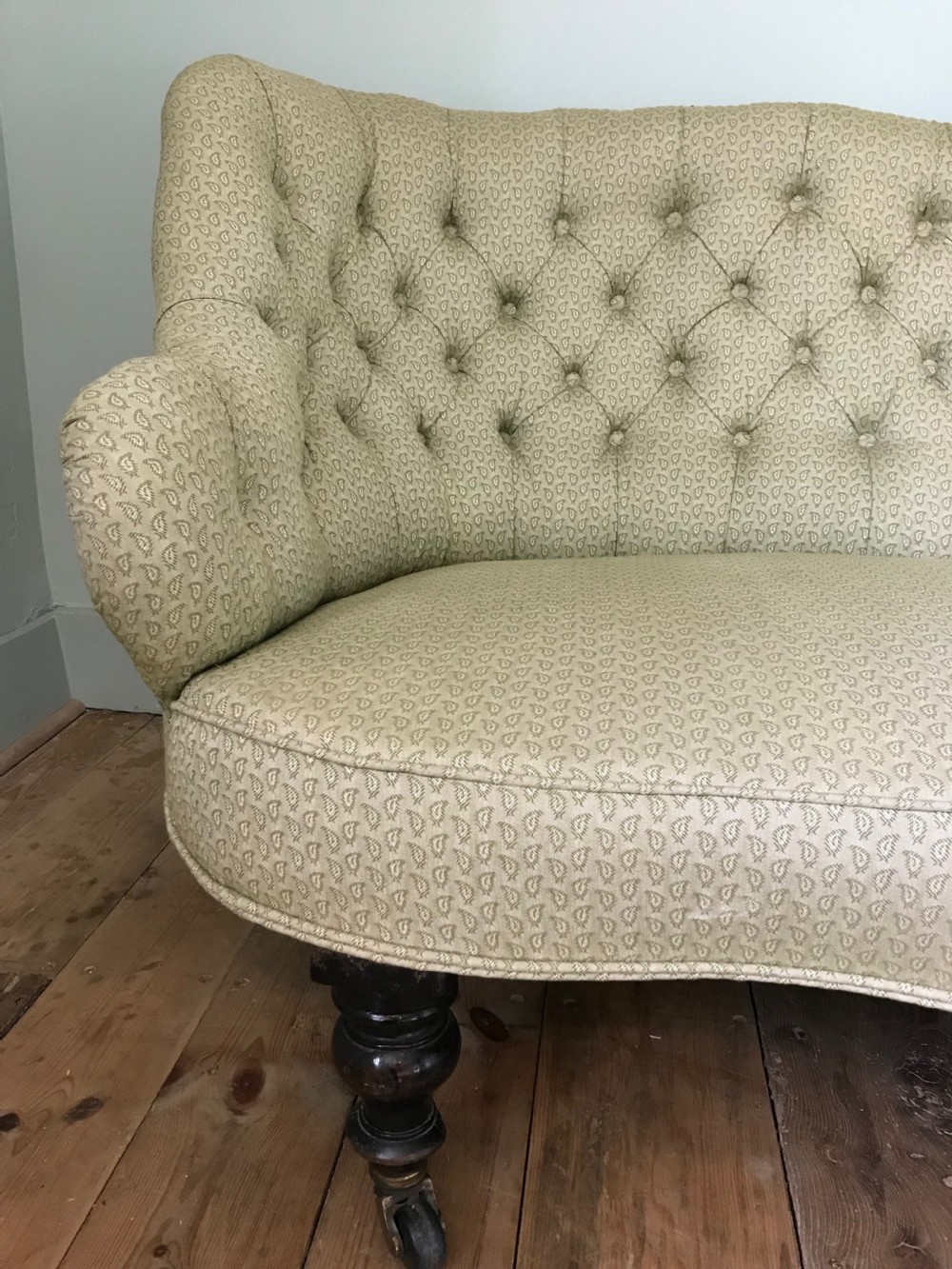 Victorian Button Back / Spoonback Sofa View III