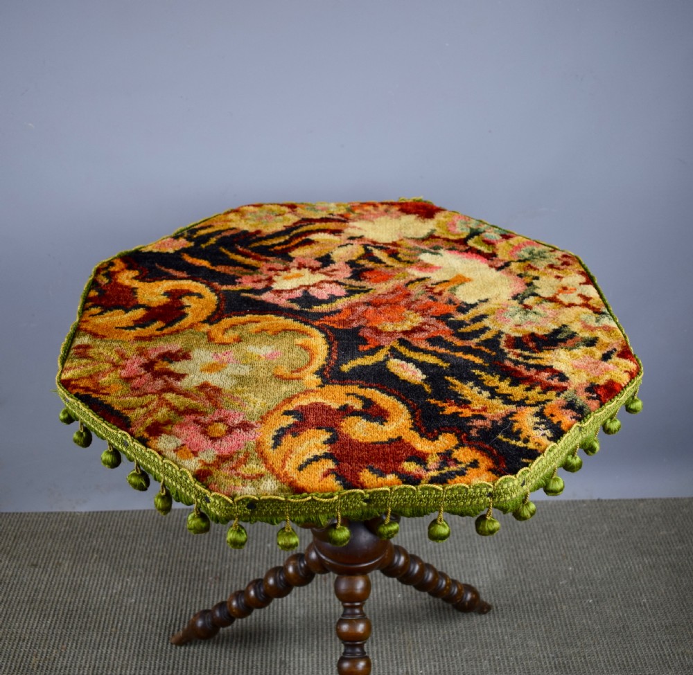 Victorian bobbin turned gipsy occasional table View III