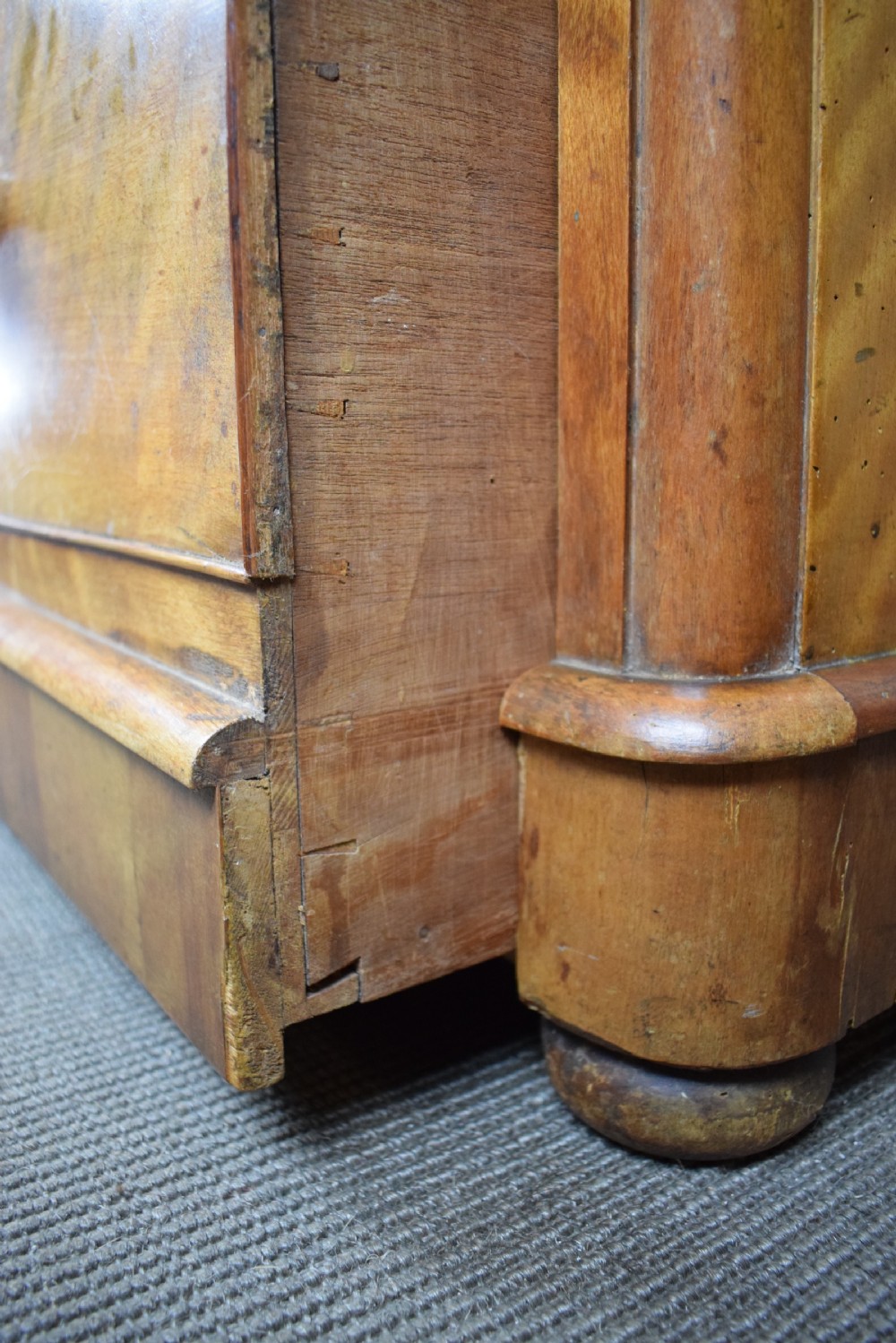 Large Victorian Satin Birch Chest of Drawers by Druce & Co. View V