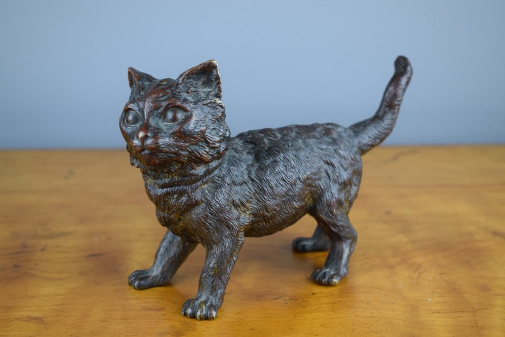 Austrian cold painted bronze cat inkwell View II
