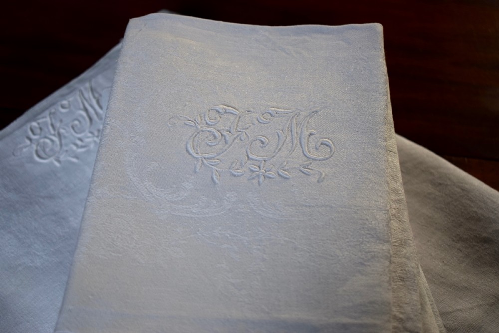 French Monogrammed White Damask Tablecloth & 12 Napkins View IV