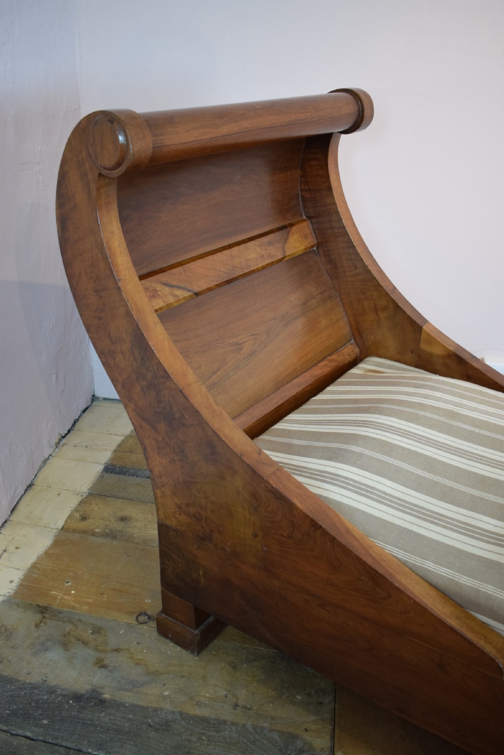 French Empire Mahogany Boar Shaped Daybed Chaise Longue View V