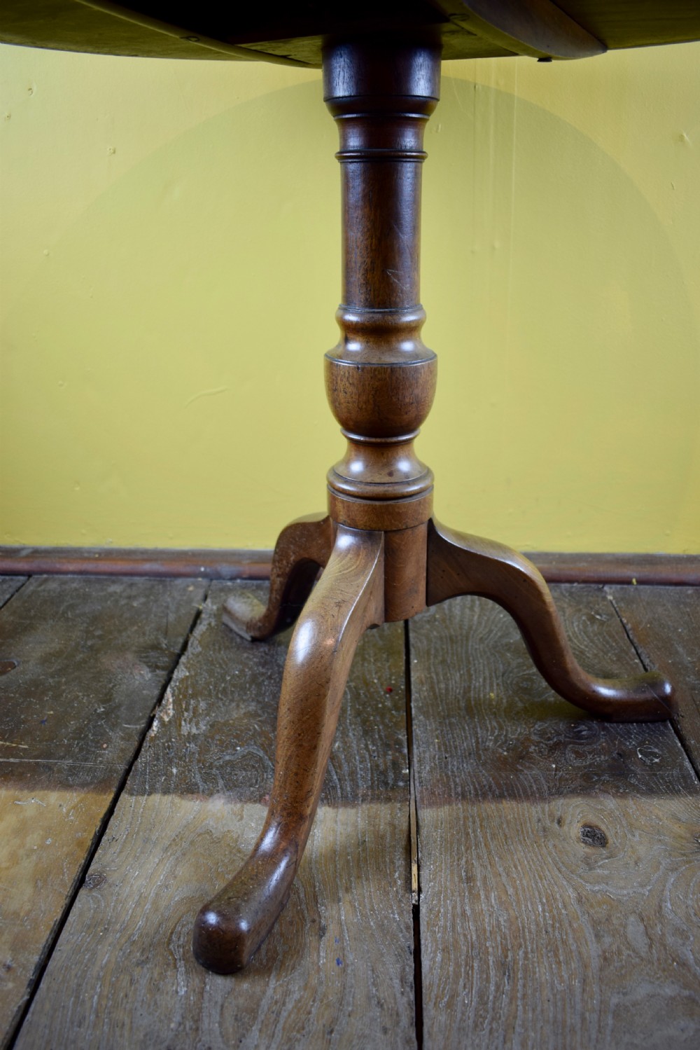A Georgian mahogany top top tripod table circa 1780 View IV