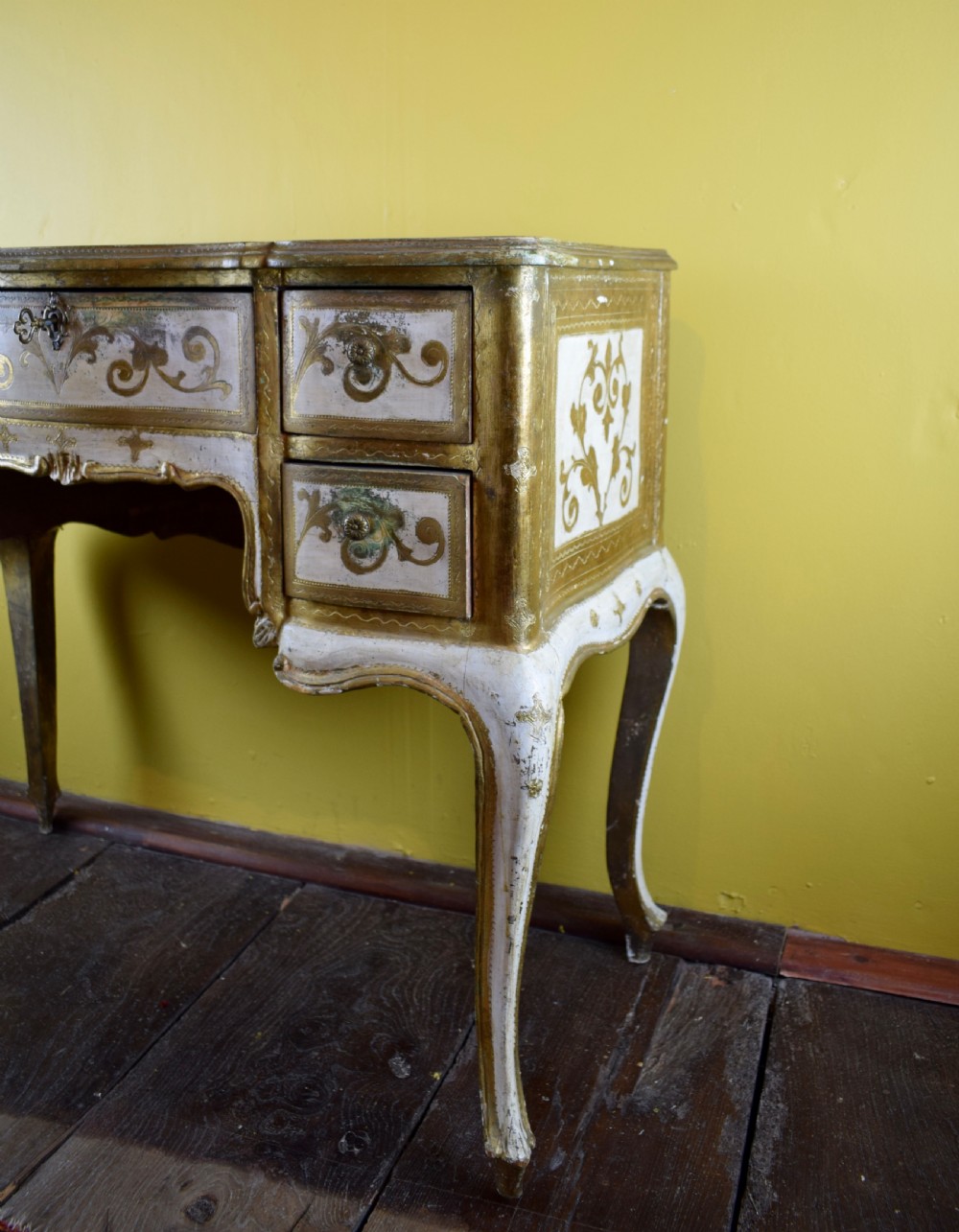 Vintage Italian Florentine Painted & Gilt Side Table View V