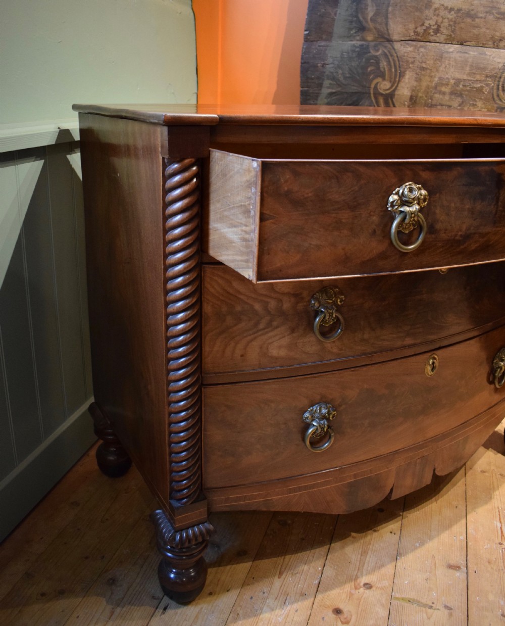Regency mahogany chest of drawers with column corners View VI