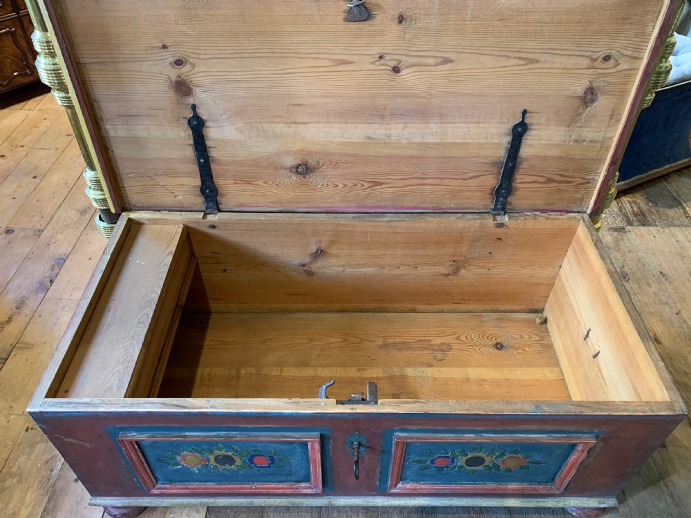 Antique Swedish painted pine Folk Art  coffer View V
