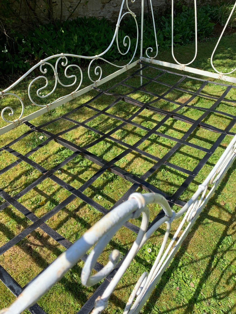 Antique French wrought iron folding day bed View V