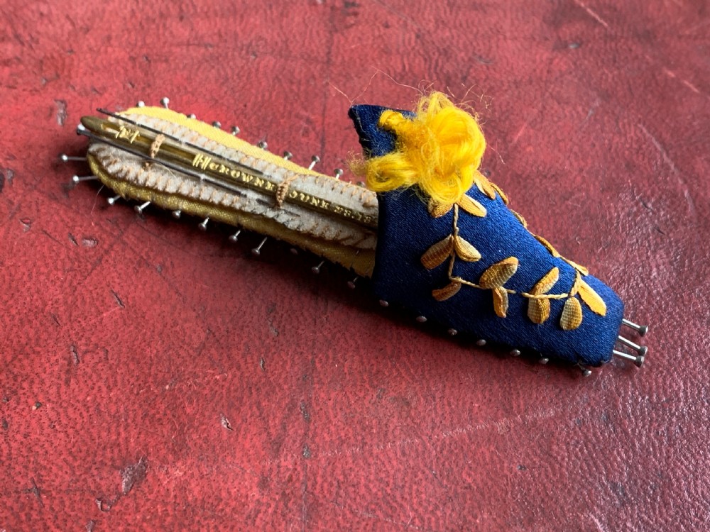 Queen Victoria coronation commemorative bodkin & pin holder View II