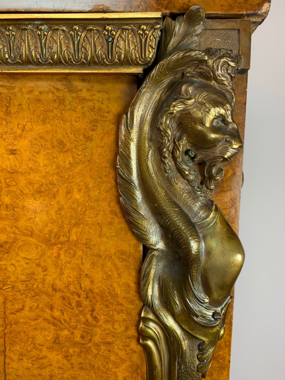 Victor Epeaux Paris, exhibition quality ormolu mounted marquetry thuya wood armoire View IV