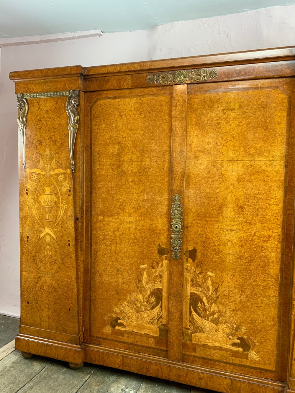 Victor Epeaux Paris, exhibition quality ormolu mounted marquetry thuya wood armoire View X