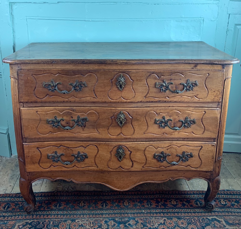 French 18th century chestnut commode in Louis XV style View IV