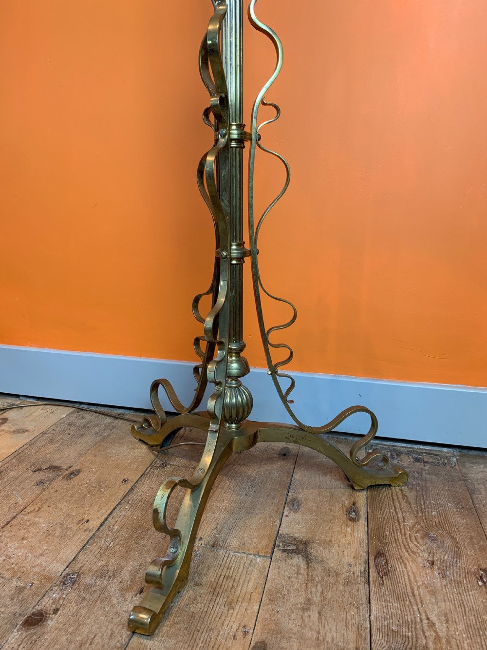 Victorian Arts & Crafts telescopic brass floor lamp View IV