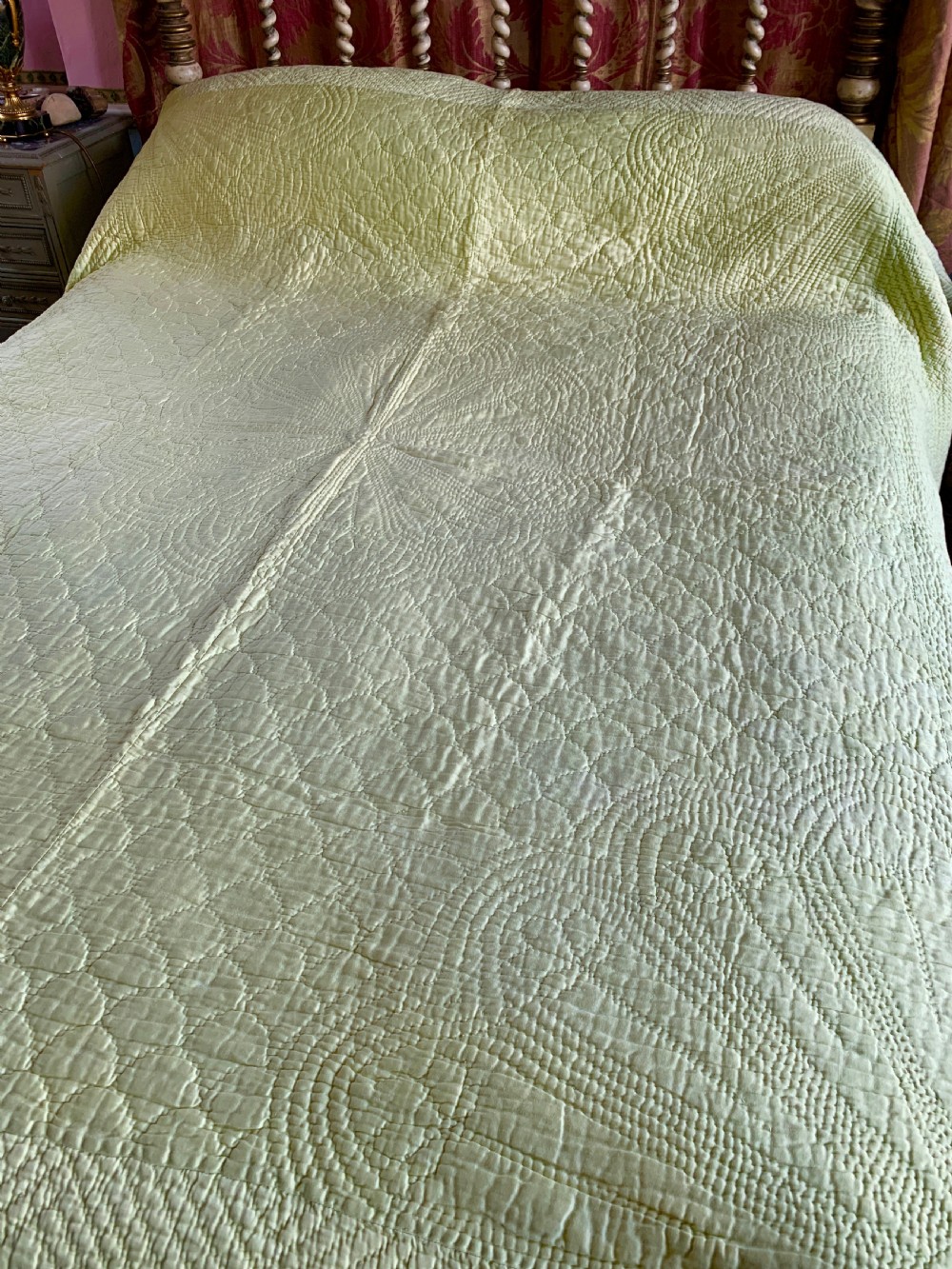 Welsh hand stitched broadcloth mint green double quilt 