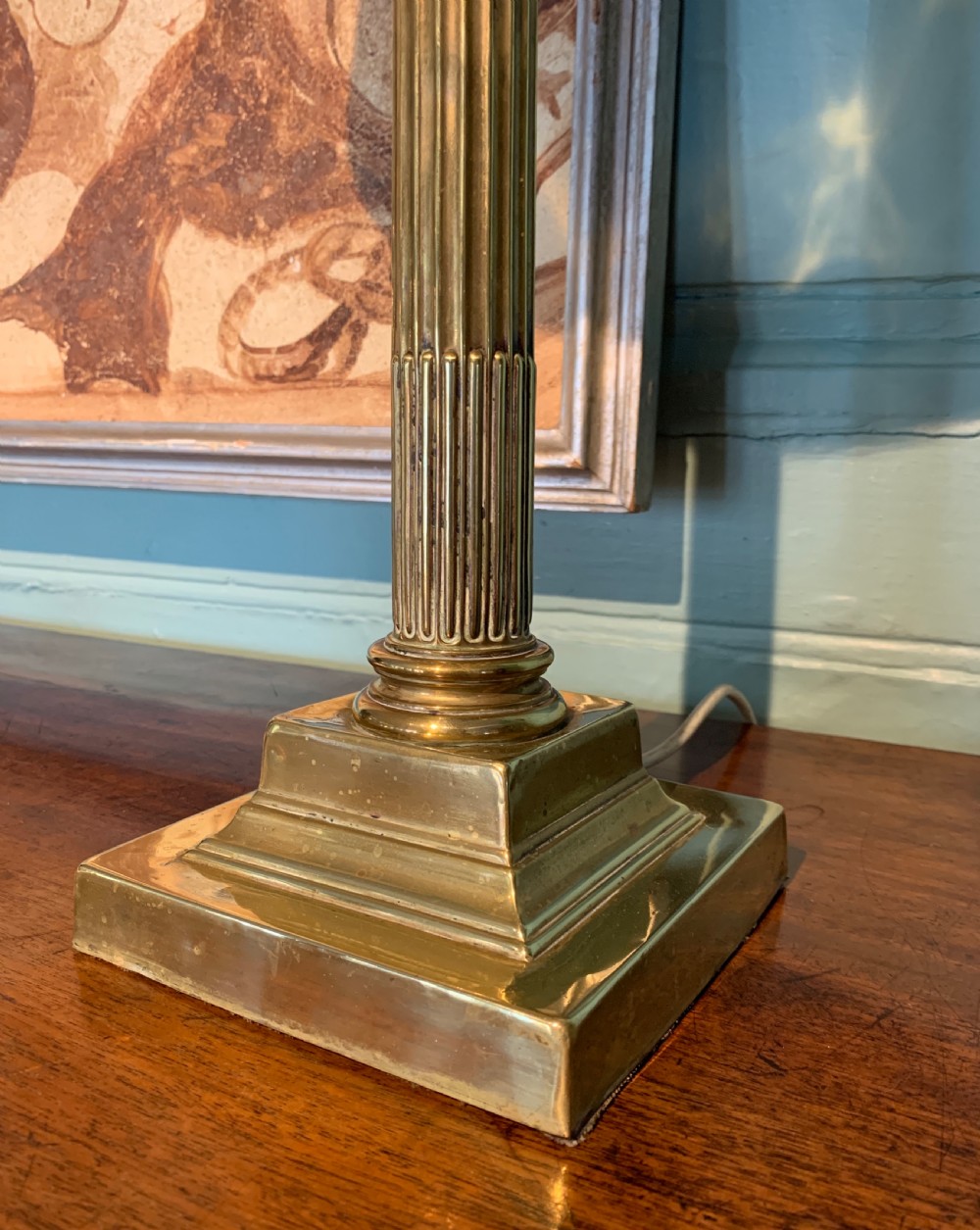Antique brass corinthian column table lamp View IV