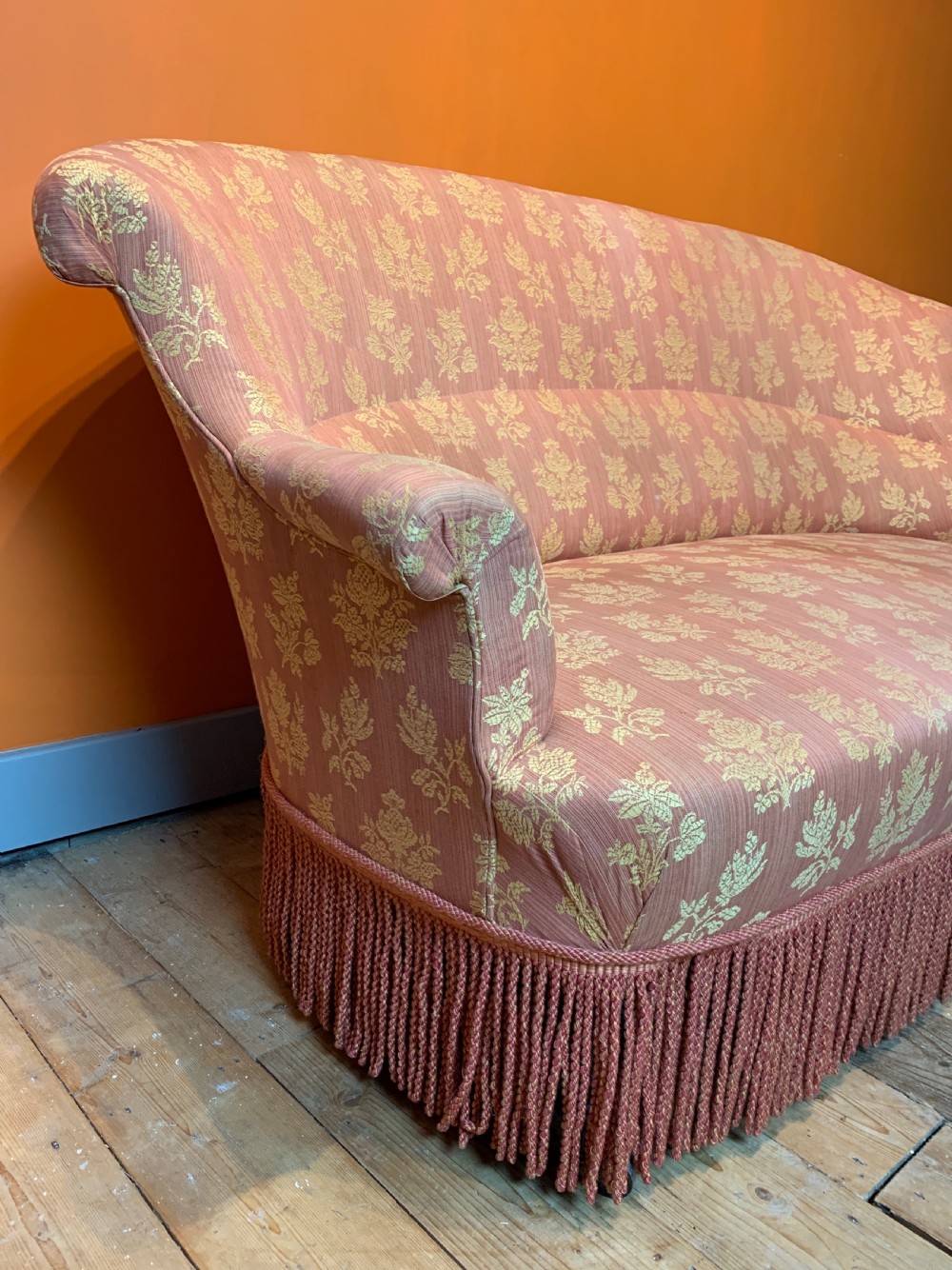 French Napoleon III two seat Crapaud sofa View IV