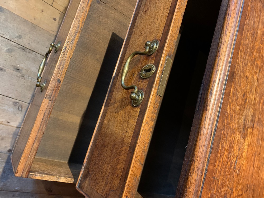 Georgian cross-banded oak & mahogany chest of drawers with column corners View V