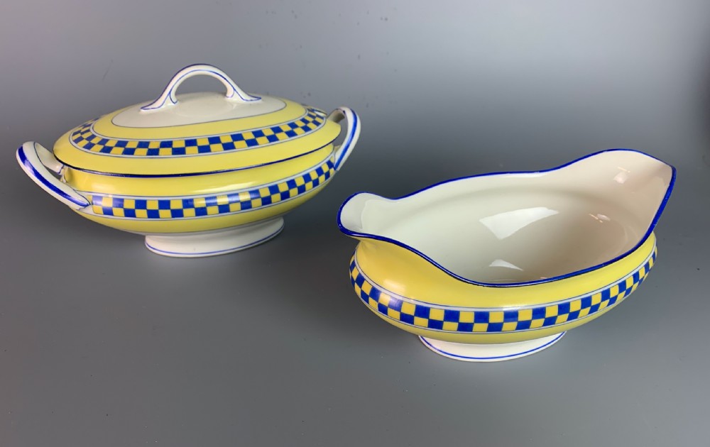 Betoule Legrand & Cie, Limoges porcelain dinner service 65 pieces View IV