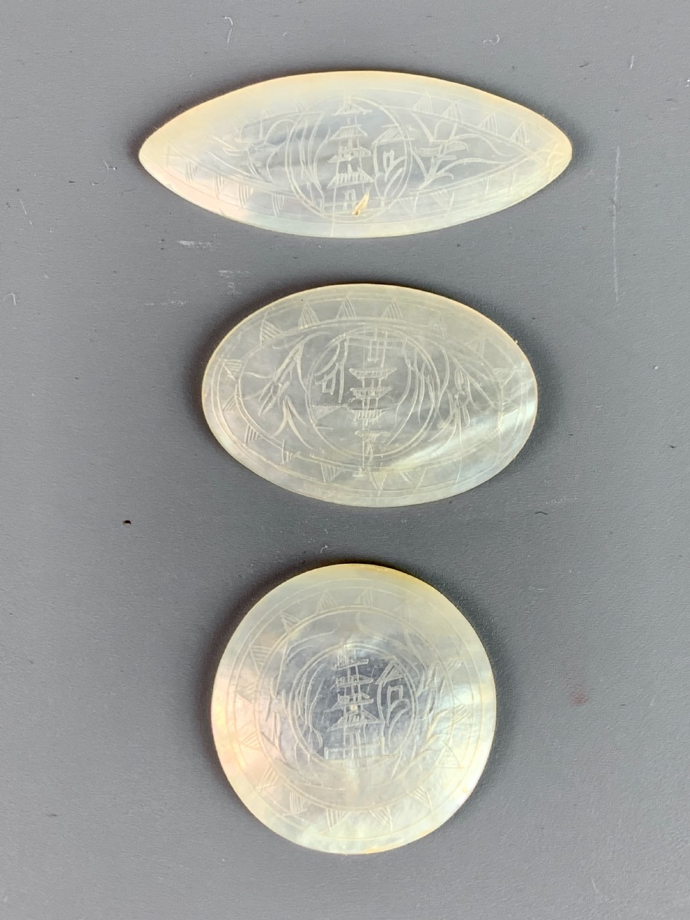 Quantity of Cantonese engraved mother of pearl gaming counters View V