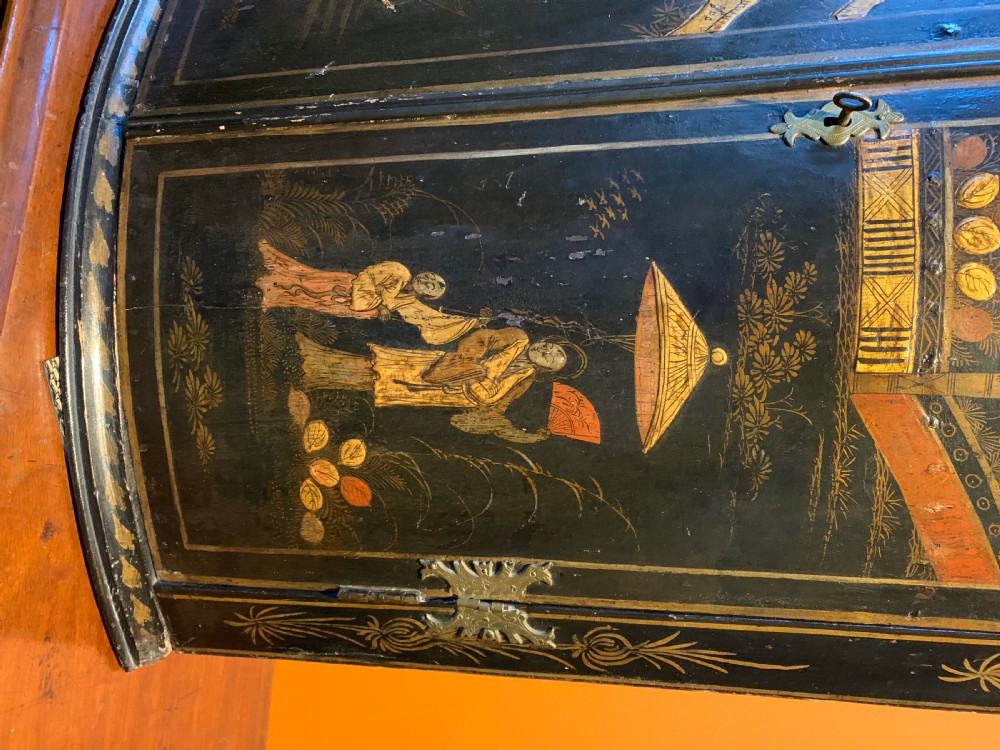 Georgian chinoiserie decorated japanned corner cupboard View X