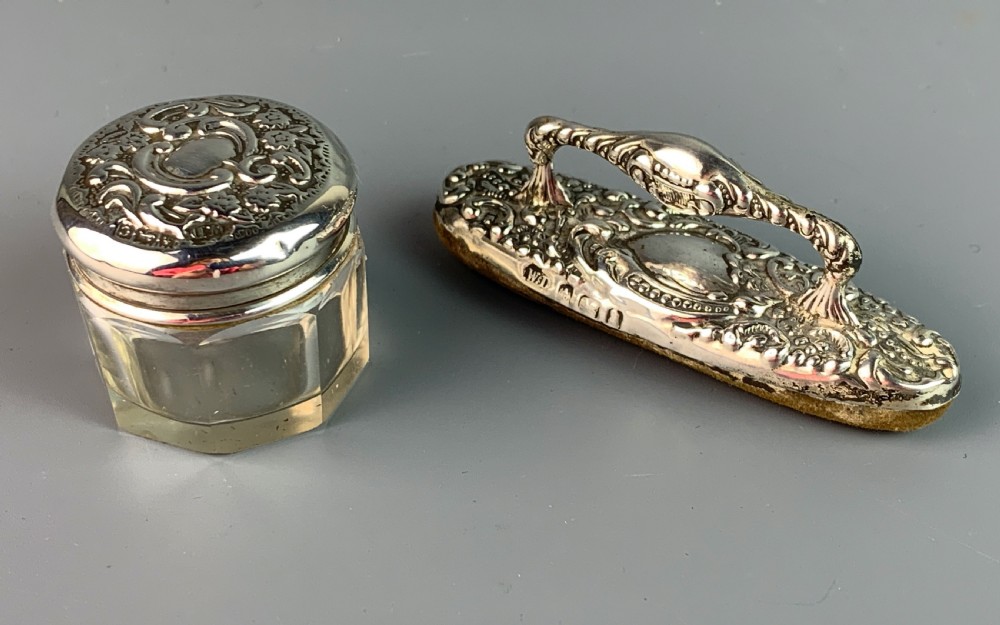 Victorian silver mounted nail buffer, silver top jar & button hook View VII