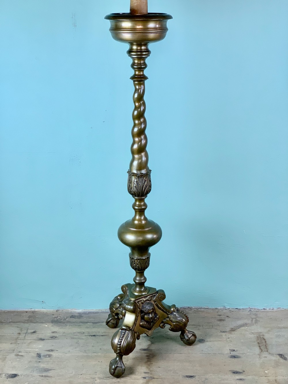 Italian brass ecclesiastical church floor lamp in 17th century style View IV