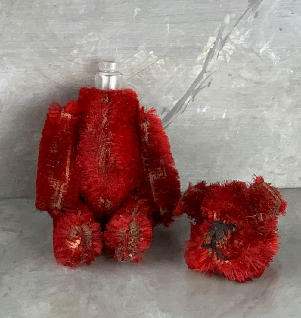 Schuco (Schreyer & CO) red Piccolo bear scent bottle  View III