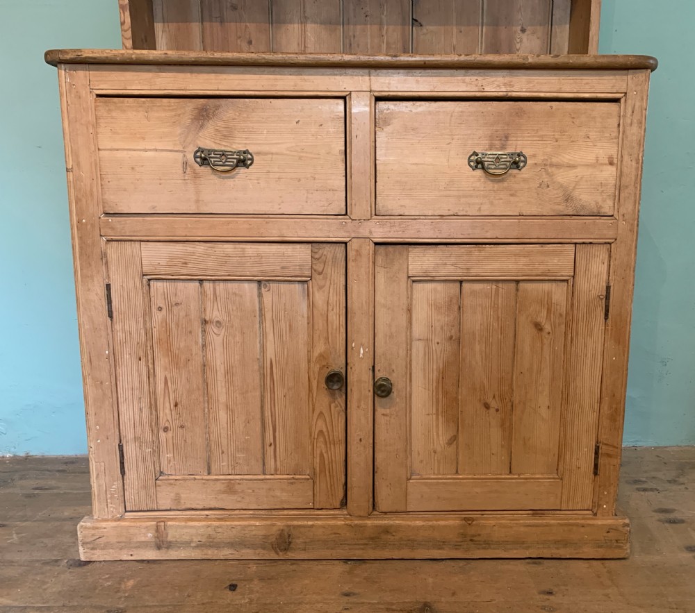 Victorian pine kitchen dresser of small proportions View III