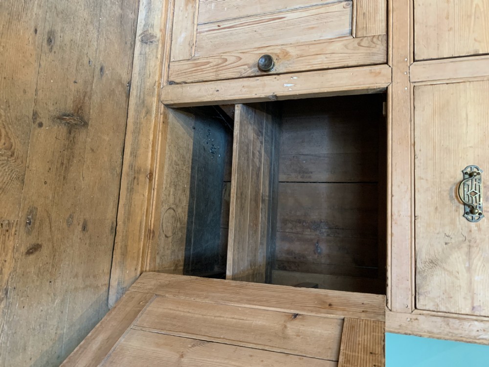 Victorian pine kitchen dresser of small proportions View VI