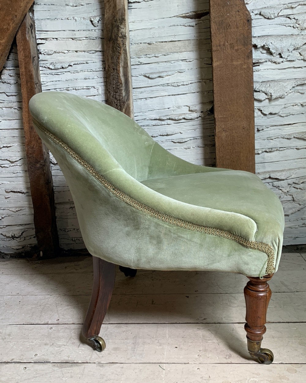 Good quality Victorian tub back occasional chair with rosewood legs View III