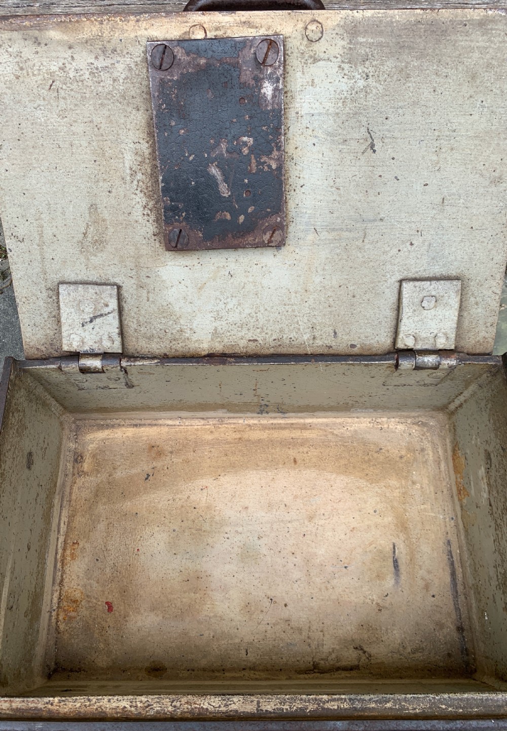 Georgian cast iron military paymaster / revenue safe chest View IV