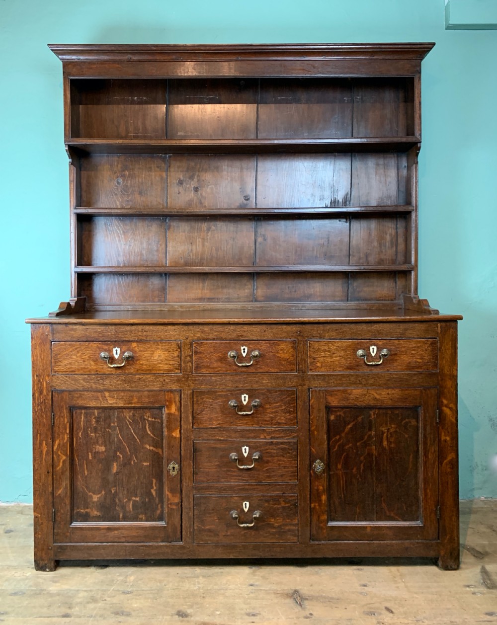 Georgian oak dresser with plate rack back