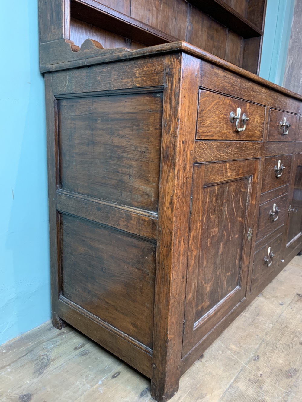 Georgian oak dresser with plate rack back View VII