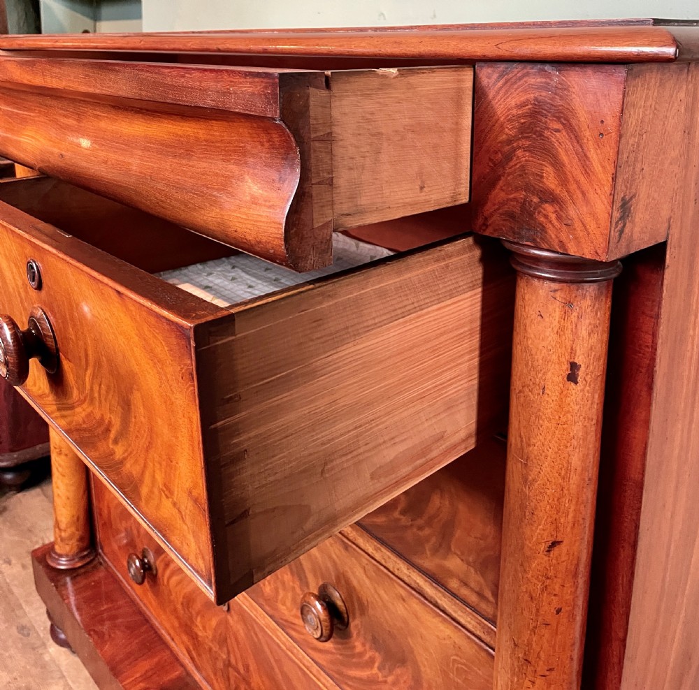 Victorian mahogany chest of drawers of column corners View VII