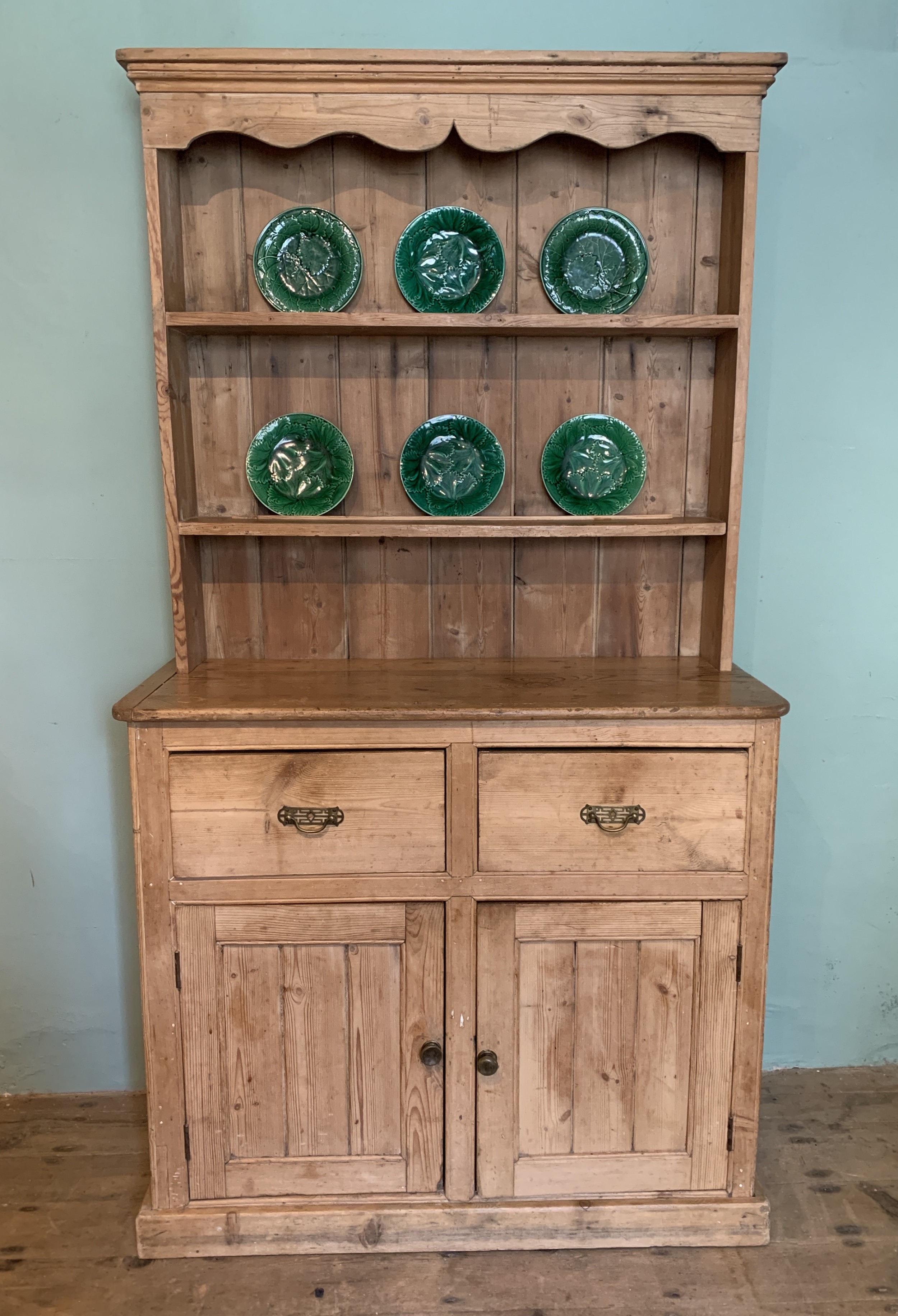 Victorian Pine Kitchen Dresser Of Small Proportions 811593