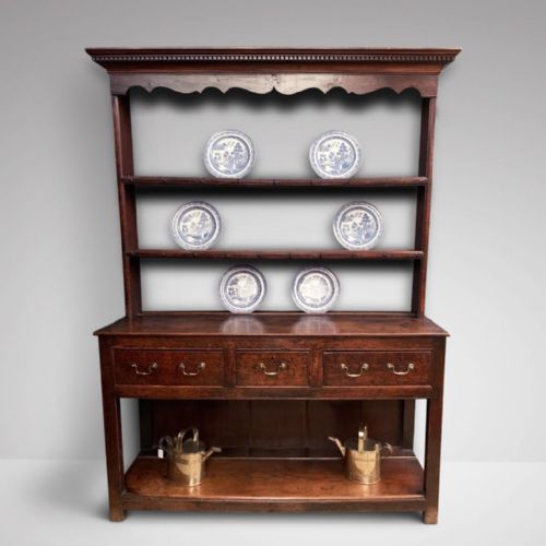 A Good 18th Century Oak Dresser and Rack